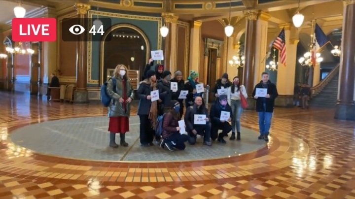 DxEverywhere's tweet photo. LIVE in the Iowa Capitol calling on Governor Kim Reynolds (@KimReynoldsIA) to #EndAgGag.
Watch:
https://t.co/PdHFgdaKfy https://t.co/N3TO4DBUlb