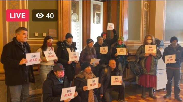 DxEverywhere's tweet photo. LIVE in the Iowa Capitol calling on Governor Kim Reynolds (@KimReynoldsIA) to #EndAgGag.
Watch:
https://t.co/PdHFgdaKfy https://t.co/N3TO4DBUlb