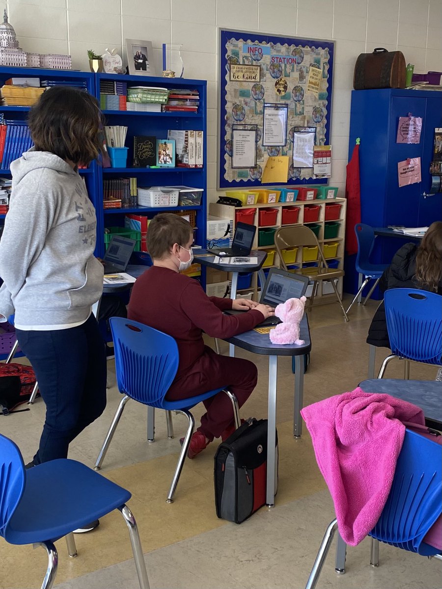 TinaWartman's tweet photo. Student Centered Labs Part 2 #bestPDdayEVER! #weLOVEtolearn https://t.co/GuqfsQBo2L