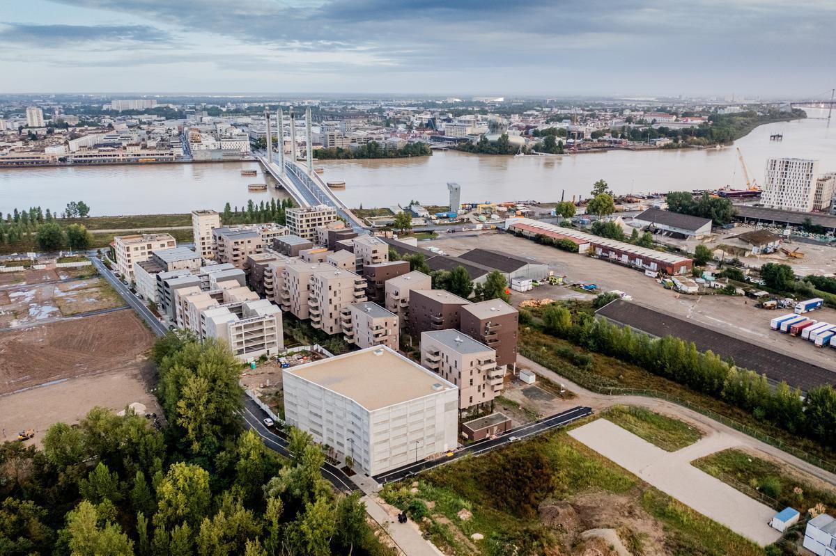 Métropole de Bordeaux : déficit de logements sociaux, la préfète tape du poing sur la table sudouest.fr/politique/urba…