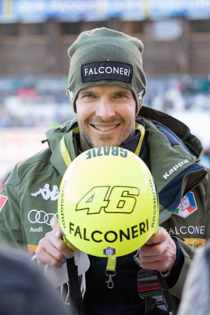 MotoGP's tweet image. Not only a #MotoGP Legend and motorsport icon, @valeyellow46 is an idol for other athletes too  🙌

Italian skier Christof Innerhofer is competing this weekend at #FISAlpine with a VR46 tribute helmet ⛷ 🇮🇹