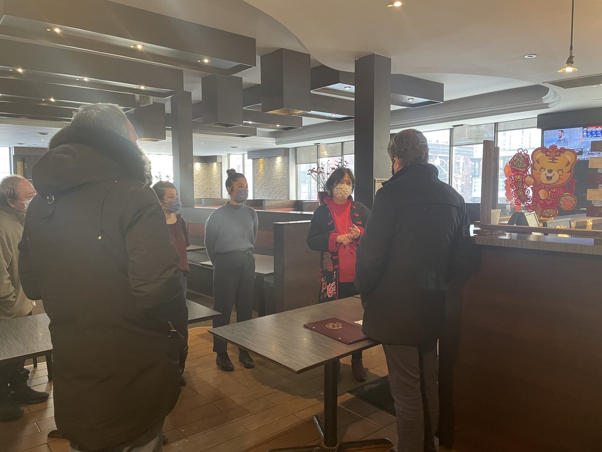 JohnTory's tweet photo. It's crucial that we keep supporting local restaurants throughout this pandemic.

Today, I stopped by family-run restaurant, Yueh Tung, near City Hall with @DenzilMW to grab takeout for lunch. Encouraging everyone to order delivery or grab takeout from their favourite restaurant. https://t.co/rUmDWjls8j