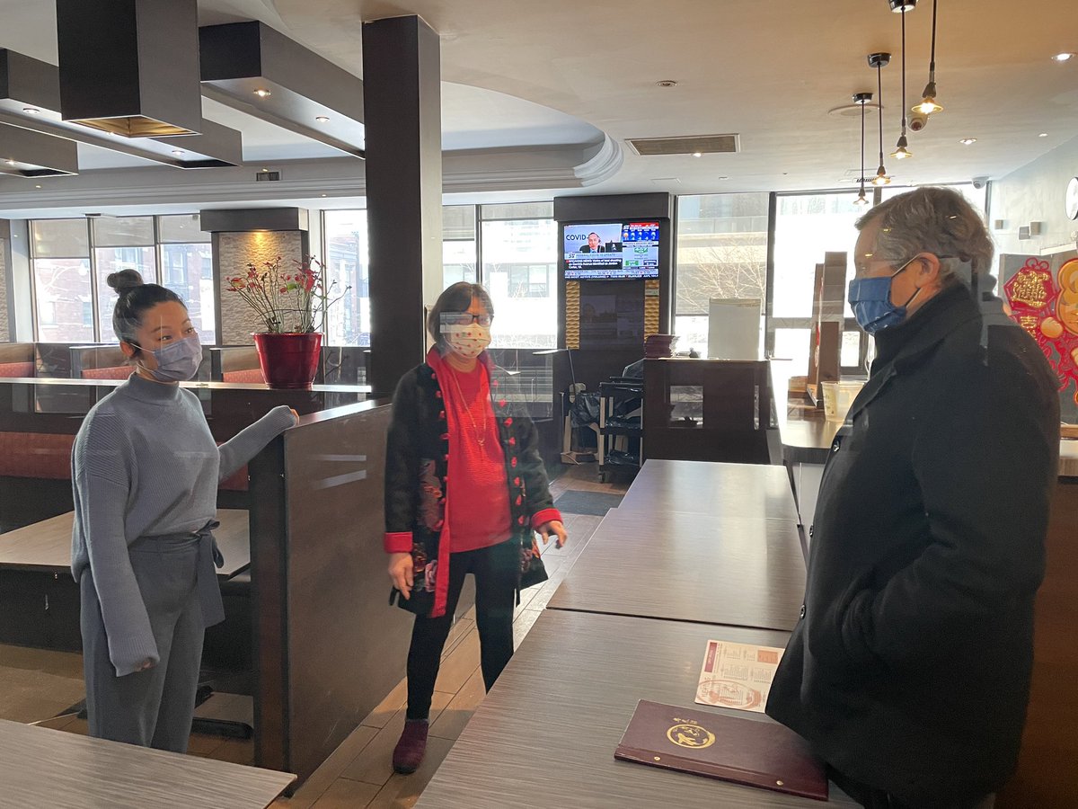JohnTory's tweet photo. It's crucial that we keep supporting local restaurants throughout this pandemic.

Today, I stopped by family-run restaurant, Yueh Tung, near City Hall with @DenzilMW to grab takeout for lunch. Encouraging everyone to order delivery or grab takeout from their favourite restaurant. https://t.co/rUmDWjls8j