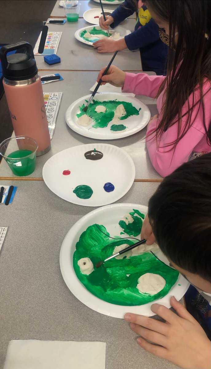NehaAhmad__'s tweet photo. We concluded our landforms and bodies of water unit by building them ourselves! My students loved being able to bring their learning to life. 💚🌊 https://t.co/Z7LlwLjdZO