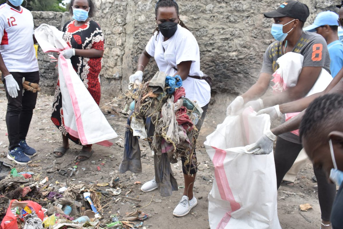 SustainaBizKe's tweet photo. Today, we led a clean up exercise in Tudor, Mombasa; as part of the #COASTProject and as we continue to create awareness on the importance of proper waste management. Our aim is to ensure a sustainable system that encourages public, private & community partnerships. https://t.co/4OERVNtvLk