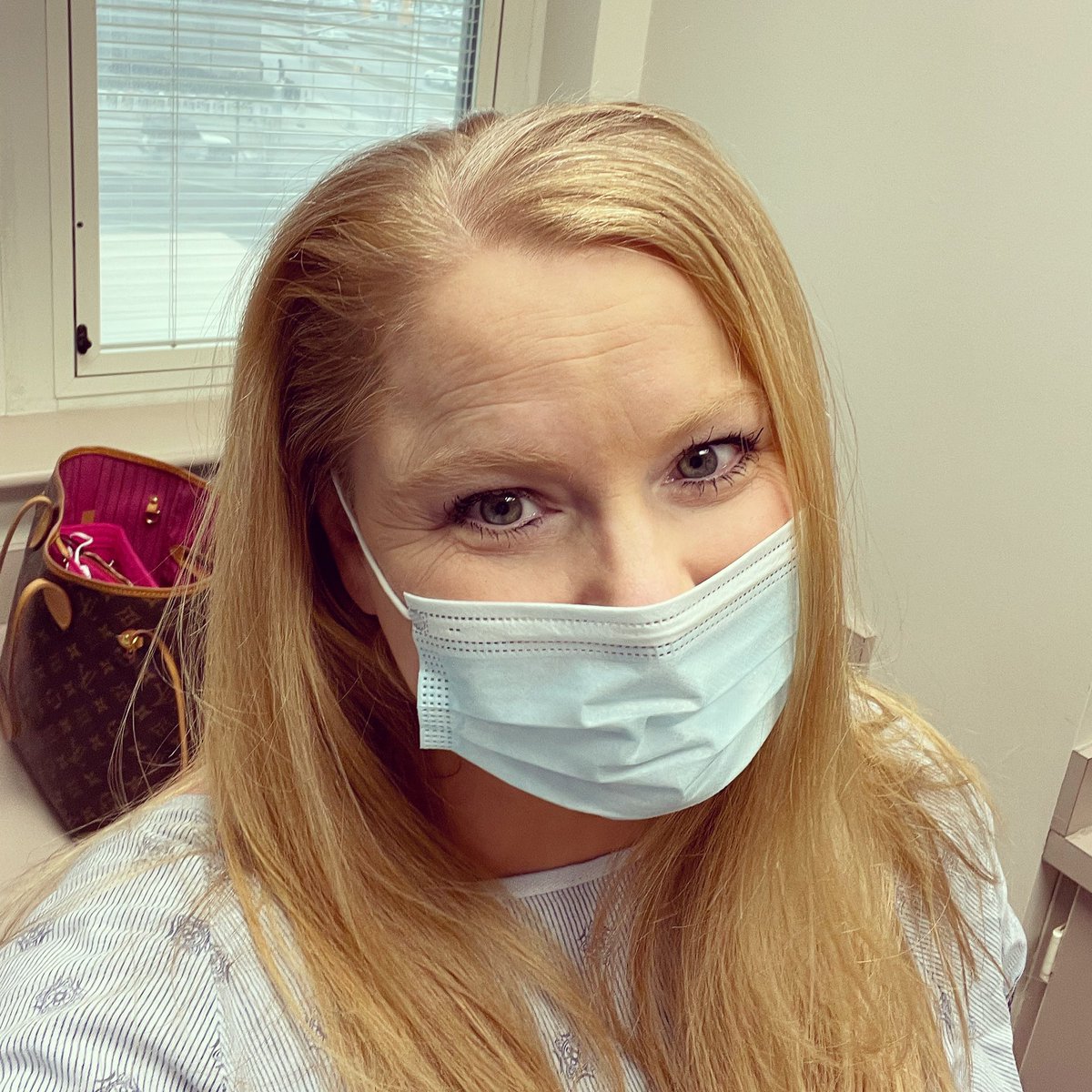 Skin check day! PSA: Get it done once year. If a mole changes or looks different from the others, get it checked pronto! #metastaticmelanoma #getnaked