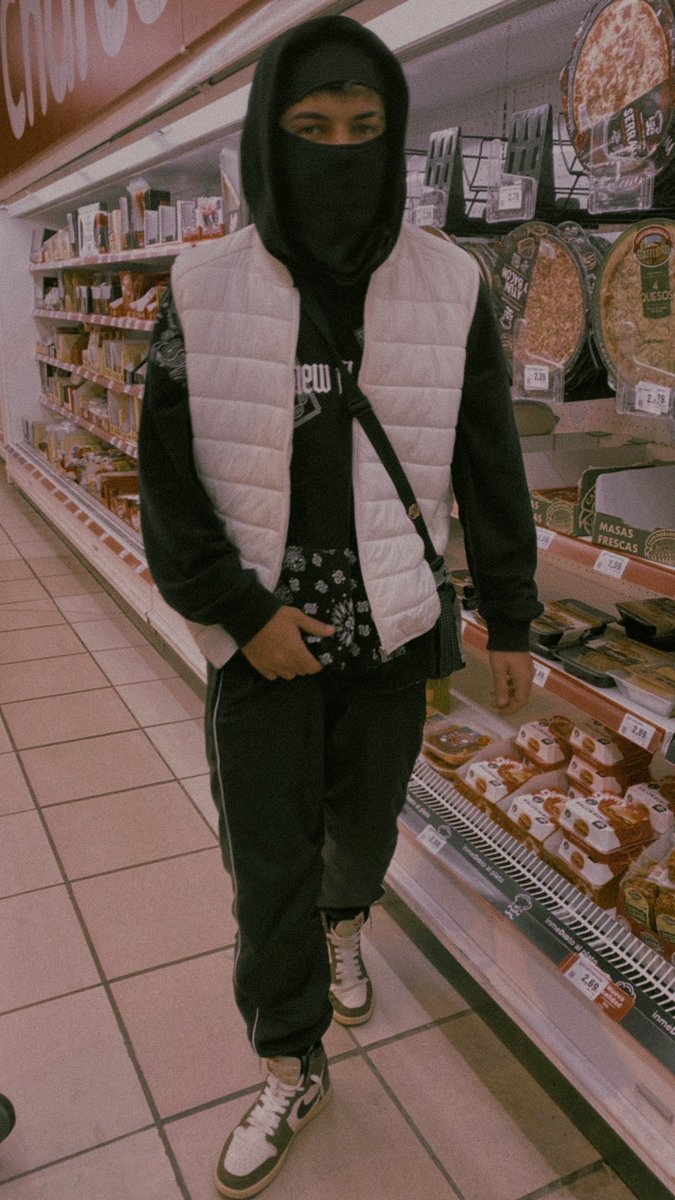 Adriàn🥀 tweet media