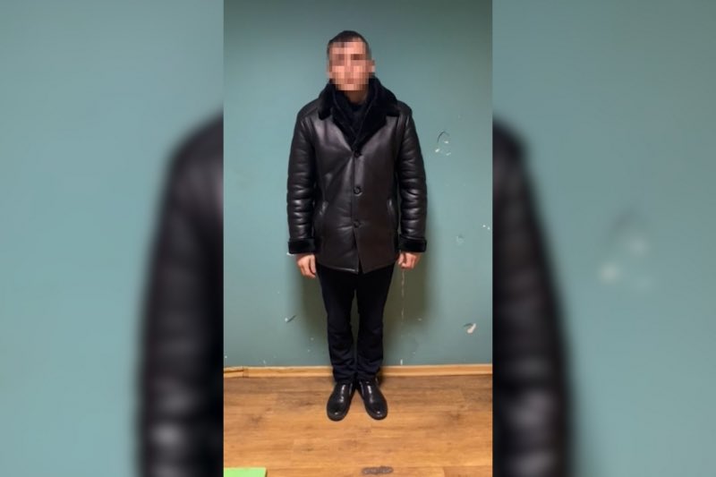 uvd29's tweet photo. Архангельскими полицейскими задержан подозреваемый в совершении серии мошенничеств в отношении пожилых людей. Установлено, что от его преступных действий пострадали 17 пожилых жителей Соломбальского, Северного и ��аймаксанского округов города Архангельска https://t.co/tfRU3KxJ60 https://t.co/JyXJFM3Qw6
