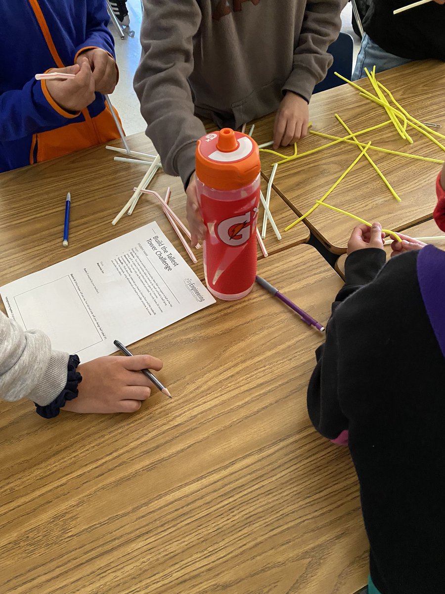 KujawaIBLibrary's tweet image. The challenge is on @KujawaES_AISD in #TryEngineeringTogether Who will build the tallest tower? @CricketMediaInc @AerospaceCorp @DrCrystalWatson @AldineISD @AldineSTEM @aldinelibraries