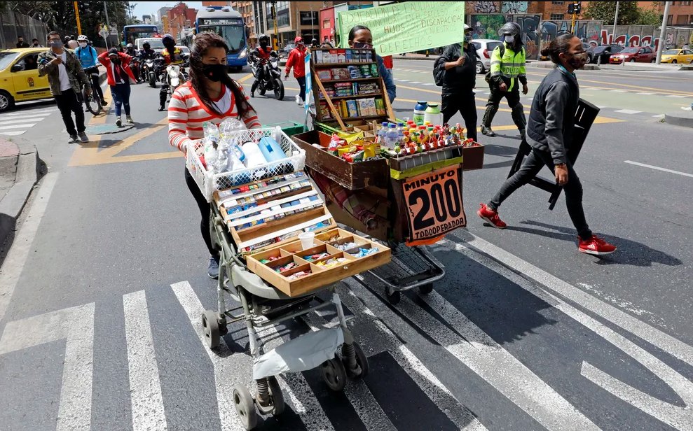 RevTiempoEcono's tweet photo. #RevTiempoEconomía | «Ocupación informal y formal en Colombia, equilibrios de largo plazo y principales causas históricas (2001-2019)» de Francisco José Pérez Torres #EditorialUtadeo #EconomíaInformal  #HistoriaEconómica  
https://t.co/EFCYjFNhQQ
📷https://t.co/RY9Z97oBg1 https://t.co/ZkNeegi9PP