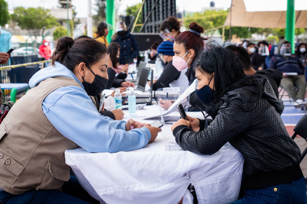 JovConFuturo's tweet photo. Hoy dimos inicio a la #OficinaMóvil de #Teotongo en @Alc_Iztapalapa  para que todas y todos los jóvenes tengan la oportunidad de aprender mientras trabajan. ✨ https://t.co/UNIxvNzjC9