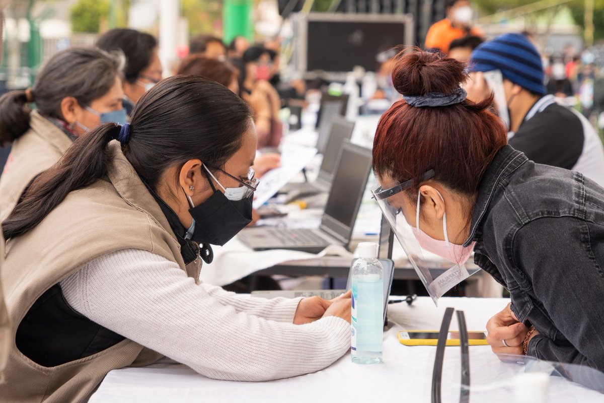 JovConFuturo's tweet photo. Hoy dimos inicio a la #OficinaMóvil de #Teotongo en @Alc_Iztapalapa  para que todas y todos los jóvenes tengan la oportunidad de aprender mientras trabajan. ✨ https://t.co/UNIxvNzjC9