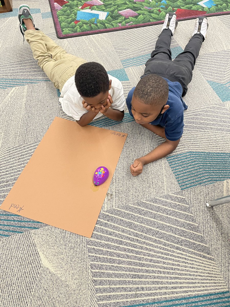CenterDunbar's tweet image. Thank you Ms. Pittman for letting us use your #codingmice ! @SLessoff ‘s class came to the media center for a little coding fun this afternoon. The review “it was challenging, and fun!” What more could we want? ❤️❤️ #hubofschool #ONLYatdunbar #stem