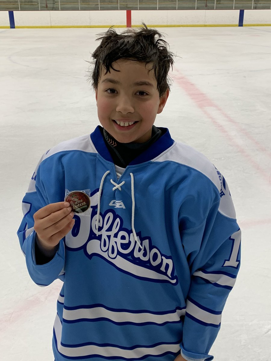 *** UPSET FRIDAY ***

Another top-10 team goes down in the Platinum pool. Jefferson knocks off Edina Green in OT.

Donovan Klin gets the OT GWG to earn the #LotzzaMotzza POTG.

#TheSqurtacular22