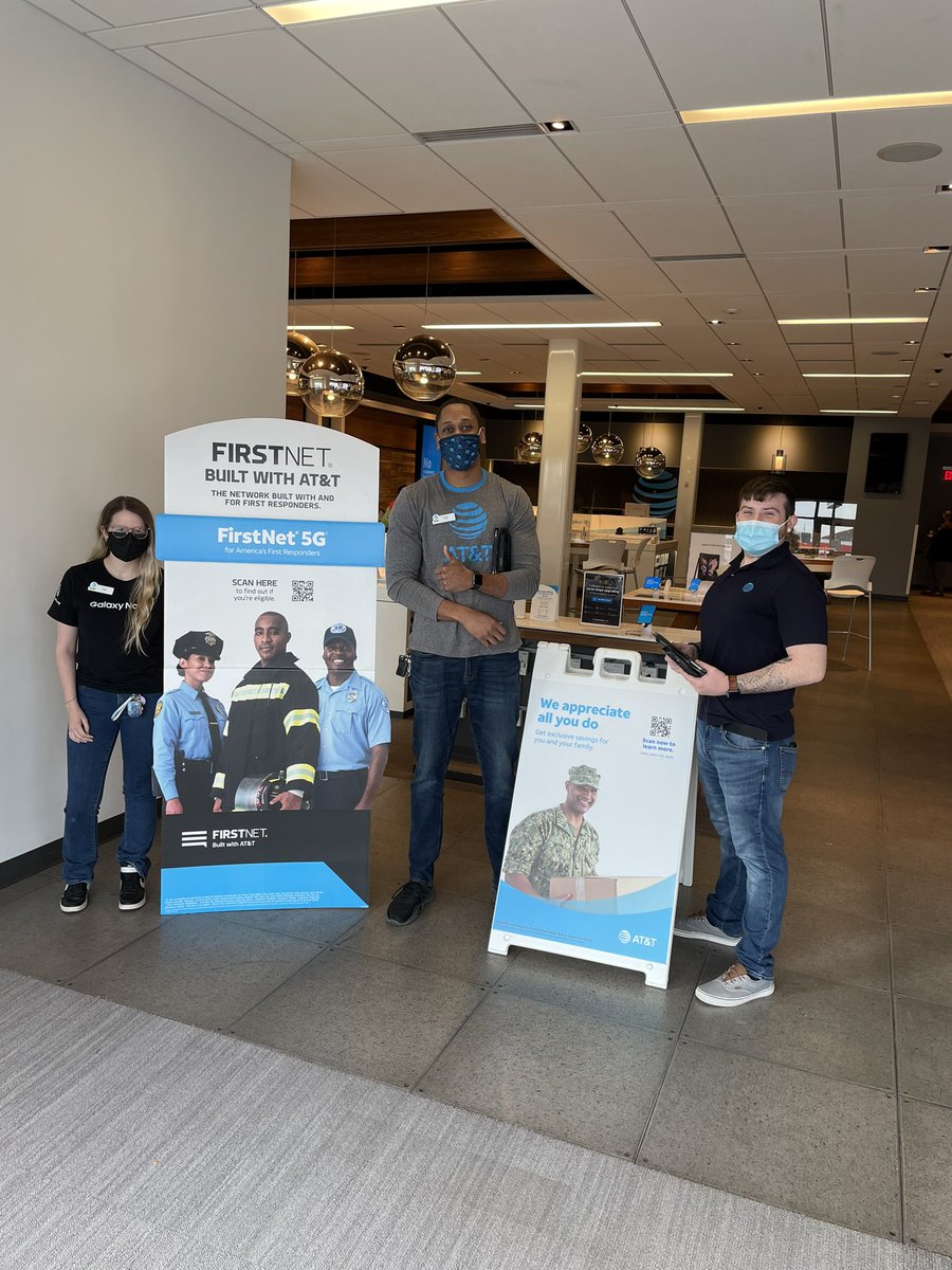 Lillie and <a href="/BrendanM1188/">Brendan Malone</a> just put out our 3rd and 4th First Net new activation today! He will be referring all of his buddies at probation parole! Great job guys!! 🔥🔥💪🏽 <a href="/ramonrazorT/">Ramon Torres</a> <a href="/jillmill321/">Jillian Miller</a>  <a href="/404girl/">Betsy Francis</a>  <a href="/Mr_Feliciano20/">Erik Feliciano</a> @DominickJMidway