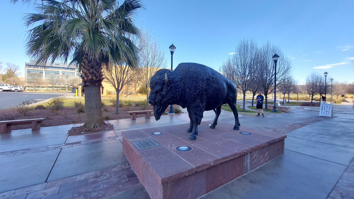 guvner27's tweet image. At @DixieState University talking exciting #VR innovation!