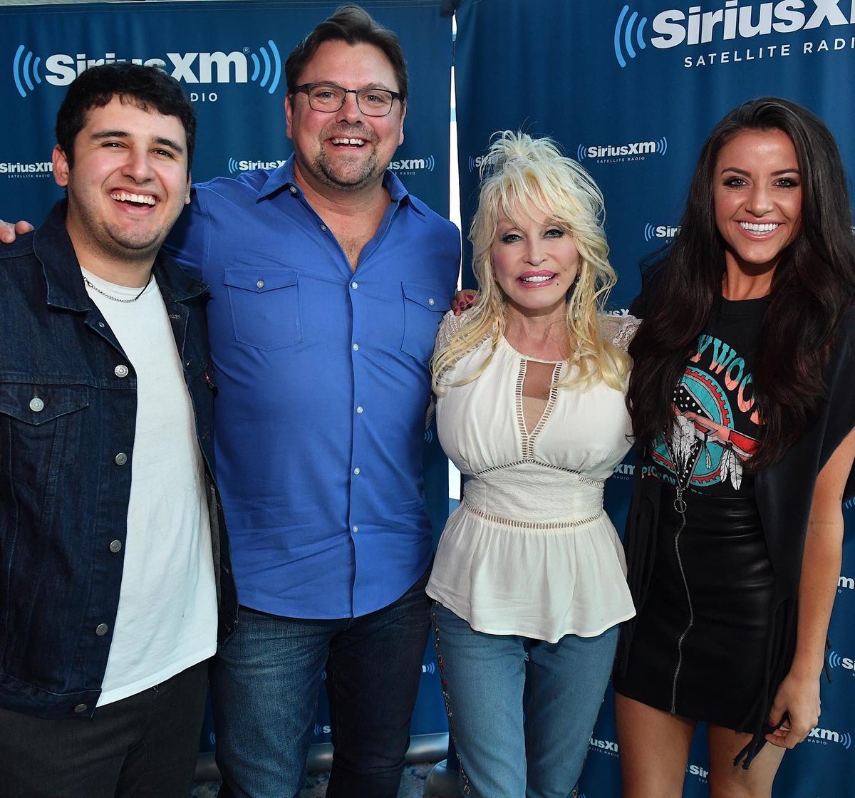 MCSiriusXM's tweet photo. Forgot to wish my queen a happy birthday Wednesday and I know she’s lost sleep over it. Sorry @DollyParton! 💛you forever! https://t.co/u8w5mIsLTl