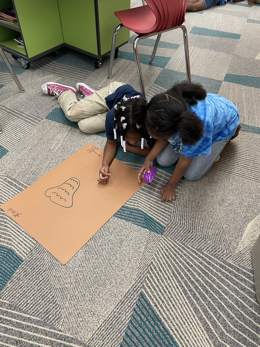 CenterDunbar's tweet image. Thank you Ms. Pittman for letting us use your #codingmice ! @SLessoff ‘s class came to the media center for a little coding fun this afternoon. The review “it was challenging, and fun!” What more could we want? ❤️❤️ #hubofschool #ONLYatdunbar #stem