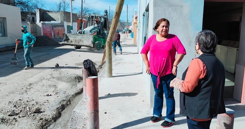 LauritaGalindo7's tweet photo. #ObrasDeCalidad. La Alcaldesa Laura Ma. Galindo Dovalina asistió a supervisar obras que se están trabajando en nuestro municipio y que son llevadas a cabo gracias al compromiso y gran apoyo del Gobernador del Estado. 

Se realizaron recorridos en diferentes sectores. https://t.co/oo17bFmzbU
