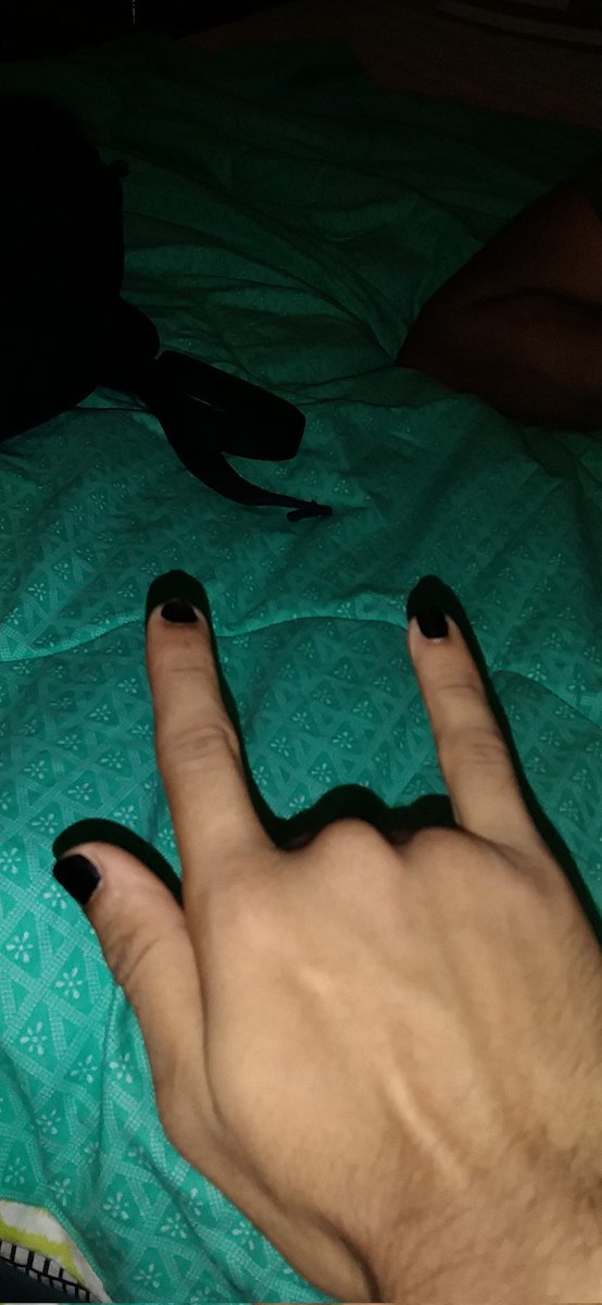 SagarGo54371777's tweet photo. Is it okay if a guy paints his nail ? 👀
Anyone who have done raise your hand 🙋‍♂️ https://t.co/nlF0WLsCkT