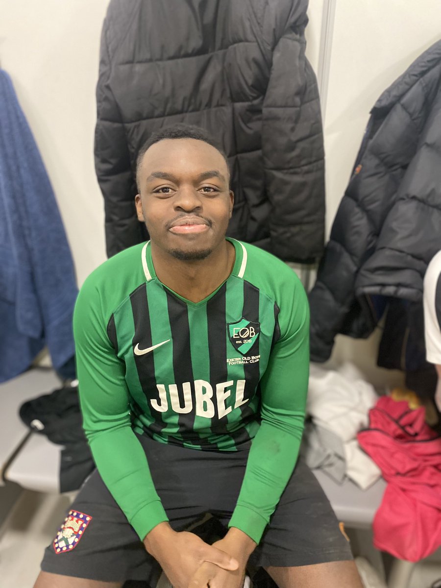 EOBFC 2 - 2 Claremont (03)

Goals:
Darren Ofoe
George Bratt

Jubel MOTM: Darren Ofoe 
Another Centre Forward clinic from Dofoe. Worked himself so hard he got cramp in the changing rooms. Scored a delightful header, think Messi vs United 2009 CL Final
