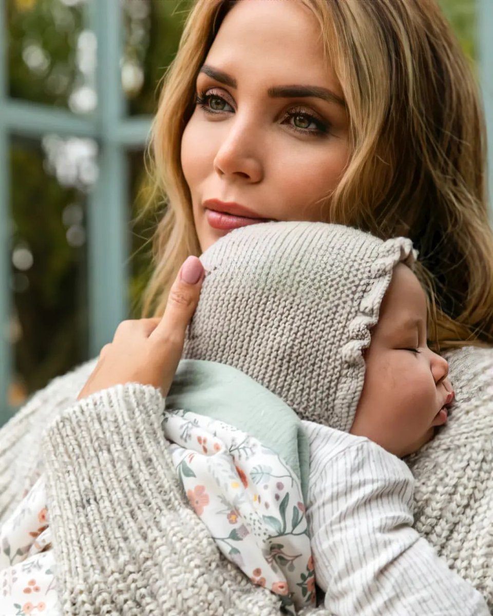LaModaConRosana's tweet photo. Foto promocional de "Sweet
Garden", la nueva colección de
@RosannaZanetti inspirada en la
maternidad para #BeTribeBags.
https://t.co/LYp6hRzVQE https://t.co/REBXSQPut7