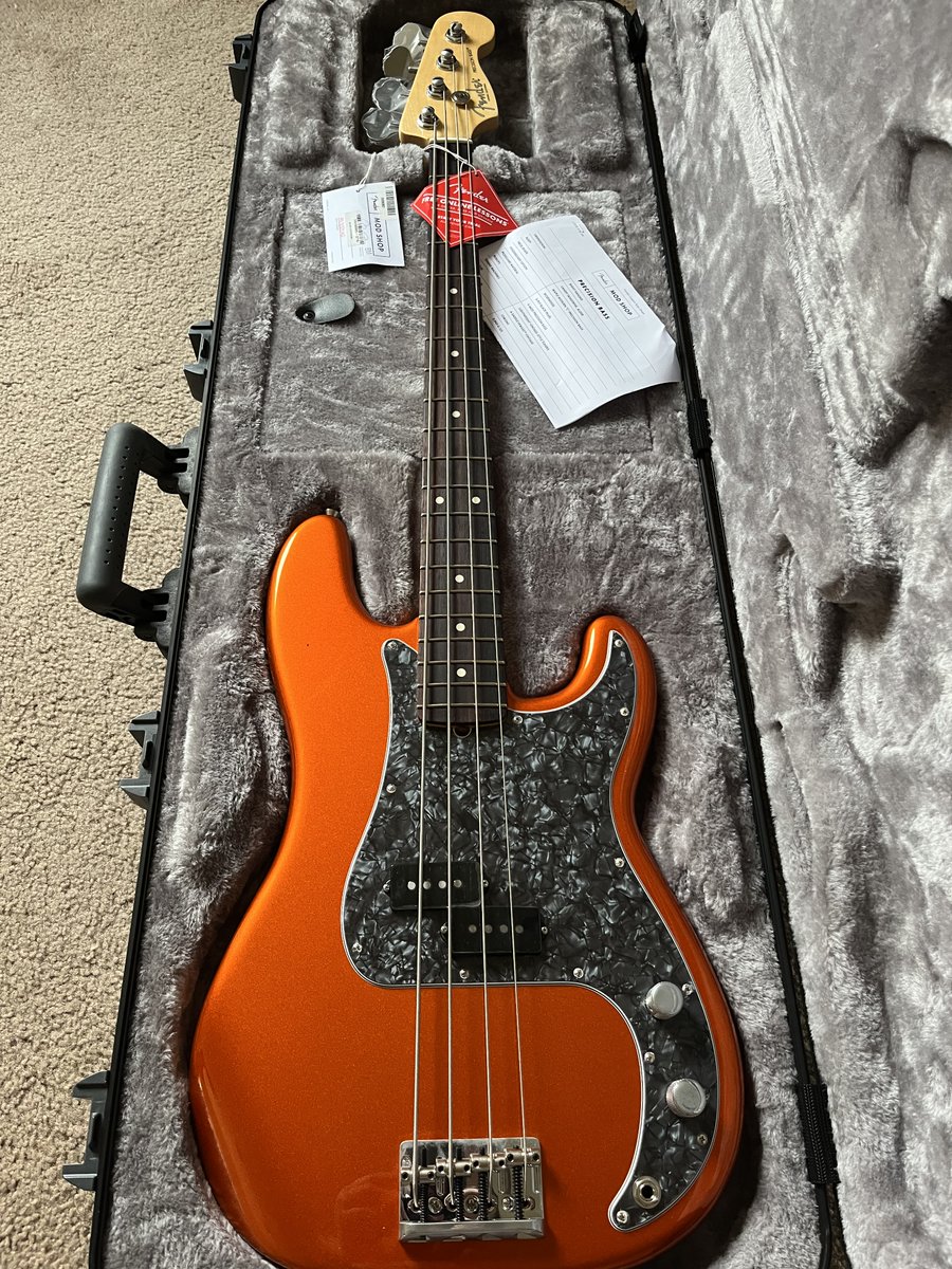 TheAgeofTruth's tweet photo. It's new bass day!
The lady got it for me for Christmas and I could not be happier
This bass is gorgeous!
#fender #newbassday #nbd #fenderprecision #modshop https://t.co/rURlxxqGLz