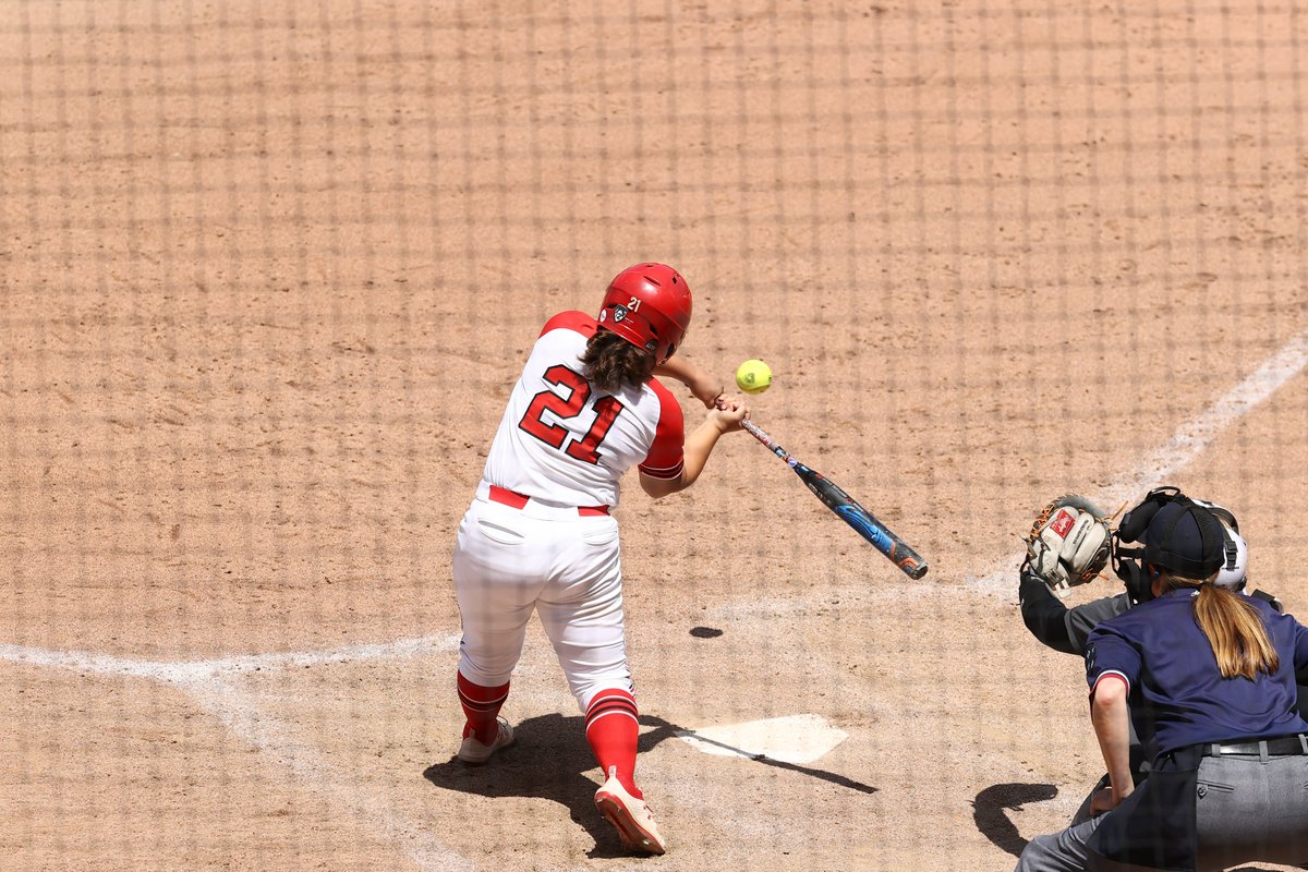 Utah_Softball's tweet photo. Your Utes hit the field in 21 days‼️🥎

@deeesss_21 had a memorable year in 2021, hitting her first career homerun on the road at BYU! That big fly was the first of three homeruns she hit in a four game span🔥 #GoUtes https://t.co/OAQmubRFId