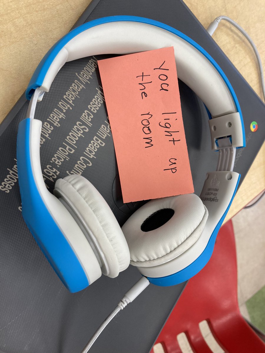 MrBeattyMPE's tweet photo. 4th grade surprised my students with kind notes for #nationalcomplementday. They were so excited!
@pbcsd @MarshPointeEl @MPEPrincipal https://t.co/K8F3tVK9GO