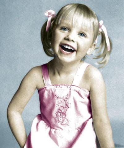 spice_invaders's tweet photo. Happy Birthday @emmabunton 🎂🌟 This little baby ended up as Baby Spice for life! Can you please give us your secret to not aging? 🕵️‍♀️ https://t.co/BdnUxw7TAl