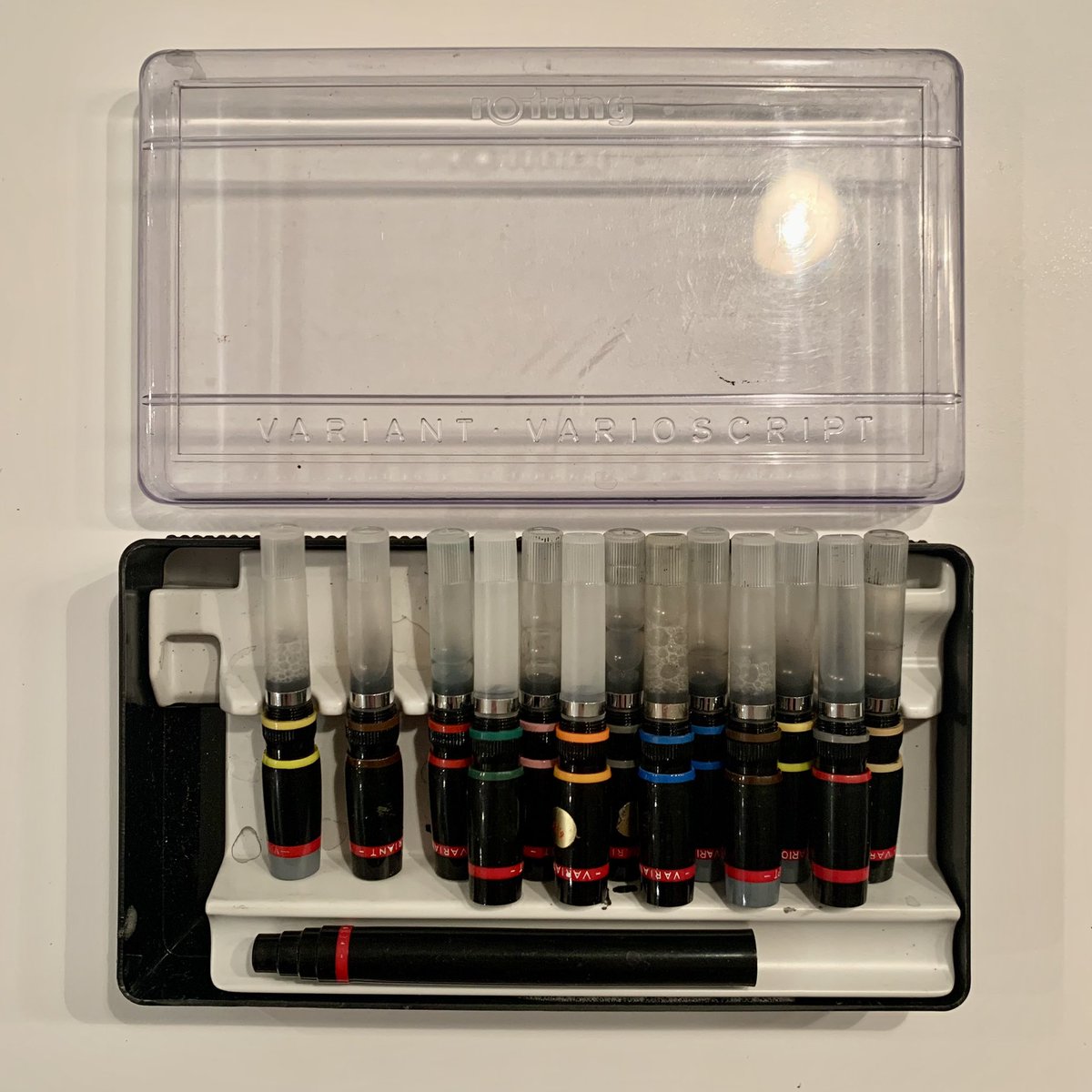 jenslabs's tweet photo. Just finished the resurection of my Rotring Variant varioscript auction find. They were all compleatly clogged and it has taken me a few days to get them working but now, 14 new pens!
#rotring #technicalpens https://t.co/fmlDynAGXG