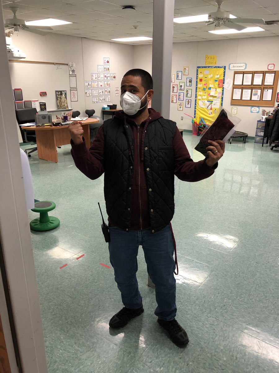 Congratulations to Ms. Acosta &amp; Mr. Rofoogar on being nominated for being a #Lockstar here <a href="/NavarroLISD/">Navarro Elementary</a>! #Lockheartleading #LoveMyLISD #LockhartISD