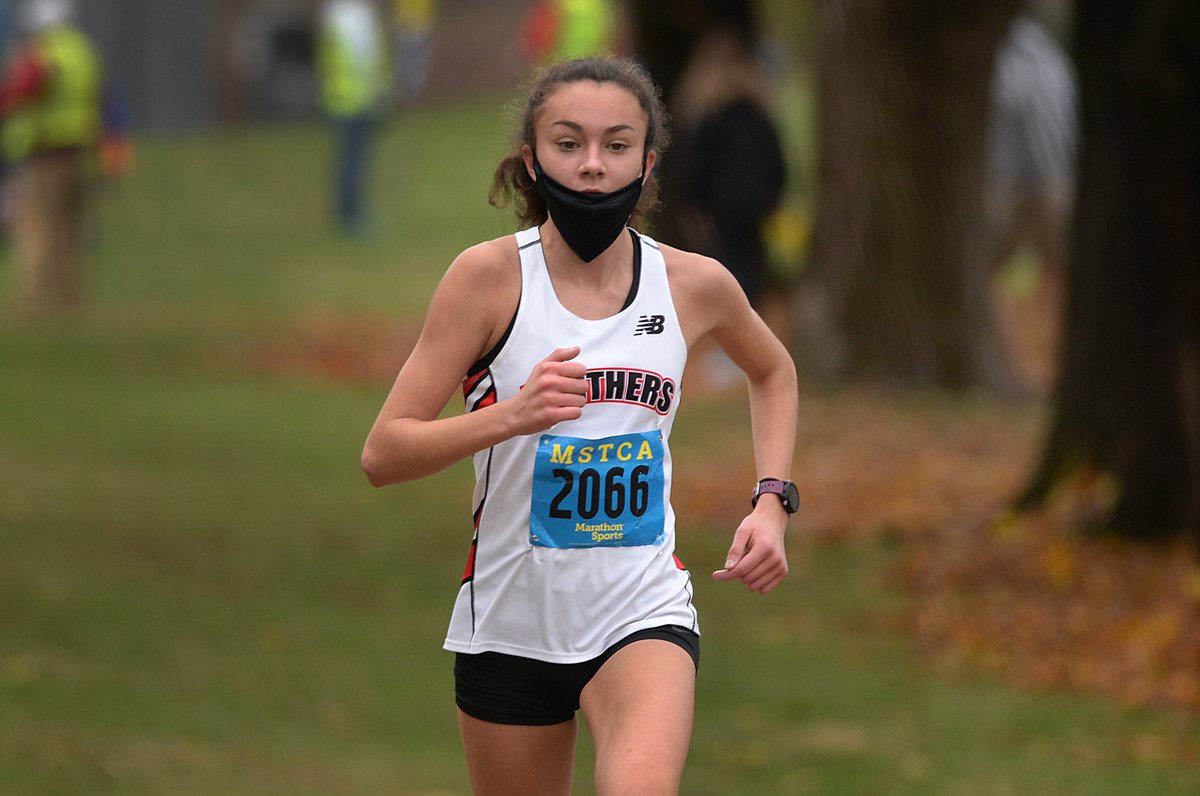 MSTCA1's tweet photo. We would like to congratulate Carmen Luisi (Holliston HS) and Aidan Ross (Uxbridge HS) on being voted the 2021 MSTCA Cross Country Frank Mooney Athletes of the Year! @HollistonAD @UHS_Spartans https://t.co/6094wzgqwQ