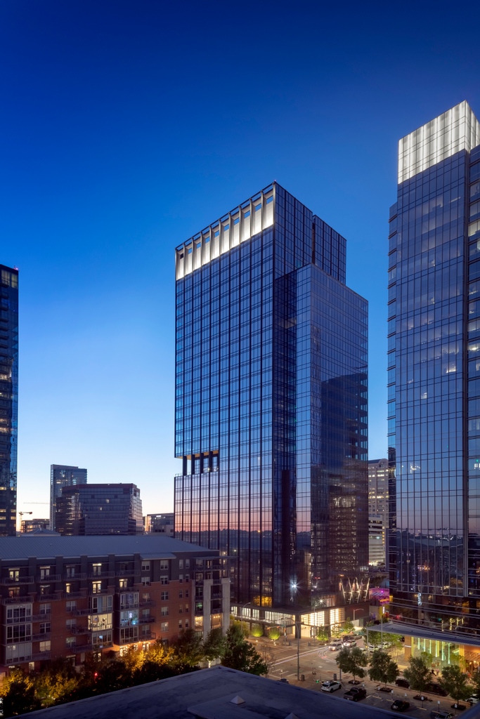 300 Colorado draws from the Warehouse Districts’ vibrant lighting and street activity to create both a commanding presence in the Austin skyline. 
⁠
pickardchilton.com/work/300-color…⁠

Photo: Aker Imaging⁠
⁠
#PickardChilton #AustinTX #ATX #architecture #design