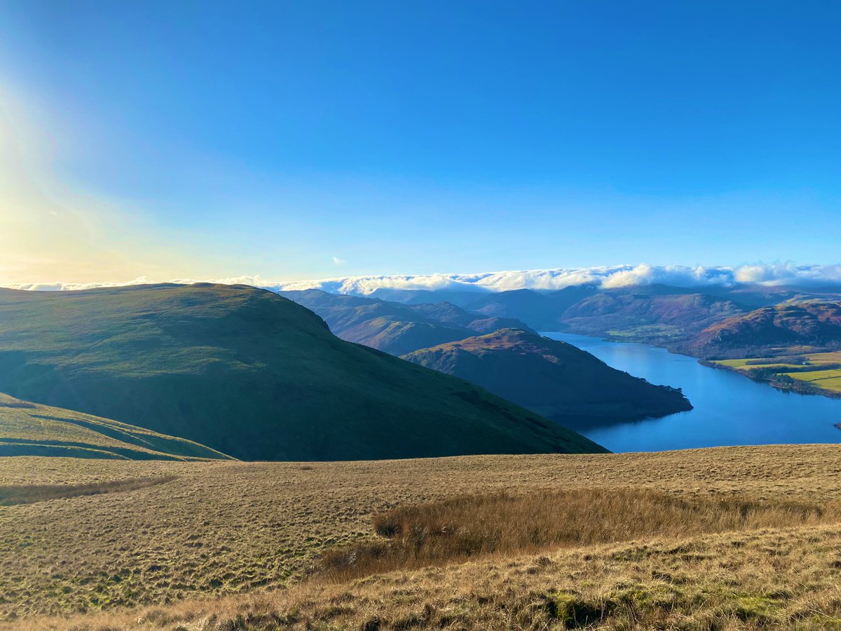 wander_into's tweet photo. A gorgeous day hiking near Ullswater - I love being out on the fells! Ticked off 5 Wainwrights: Steel Knotts, Wether Hill, Loadpot Hill, Arthur’s Pike and Bonscale Pike - 14km in total #Lakedistrict #Wainwrights https://t.co/3eEibXlSWq