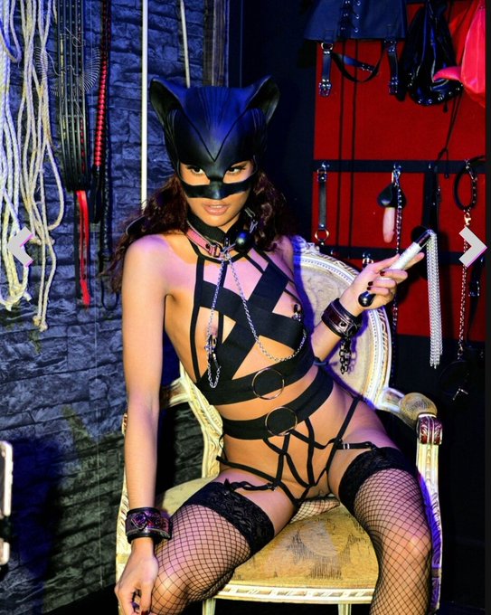 I need to see my boyfriend in this https://t.co/kF0jk2juyq<a href="/tag/tbvideo"class="tags"><span>#tbvideo</span></a>