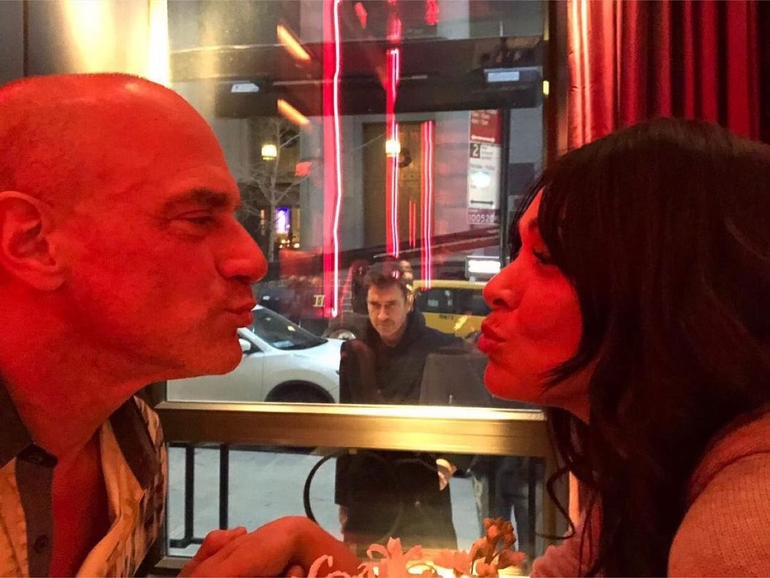 DylanMcDermott's tweet photo. Poor Richard @Chris_Meloni @TamaraTaylor @lawandordertv https://t.co/KsiIoXF0hJ