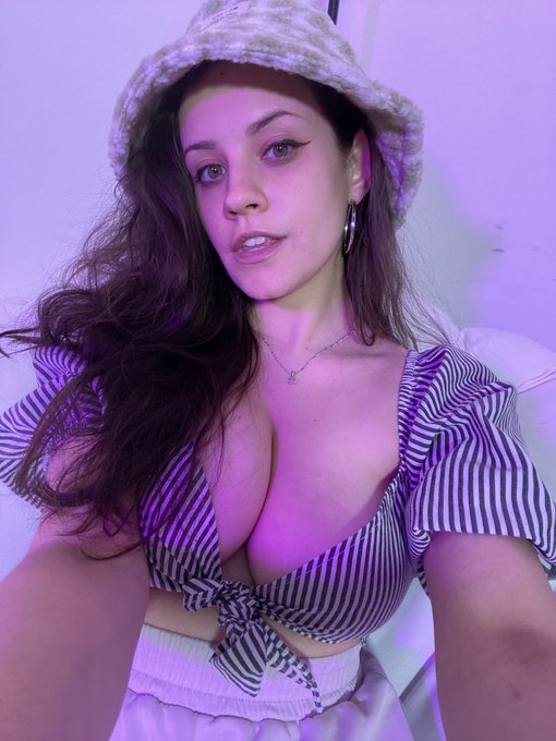 i hope u have an extremely horny friday https://t.co/dtuQT1t87N