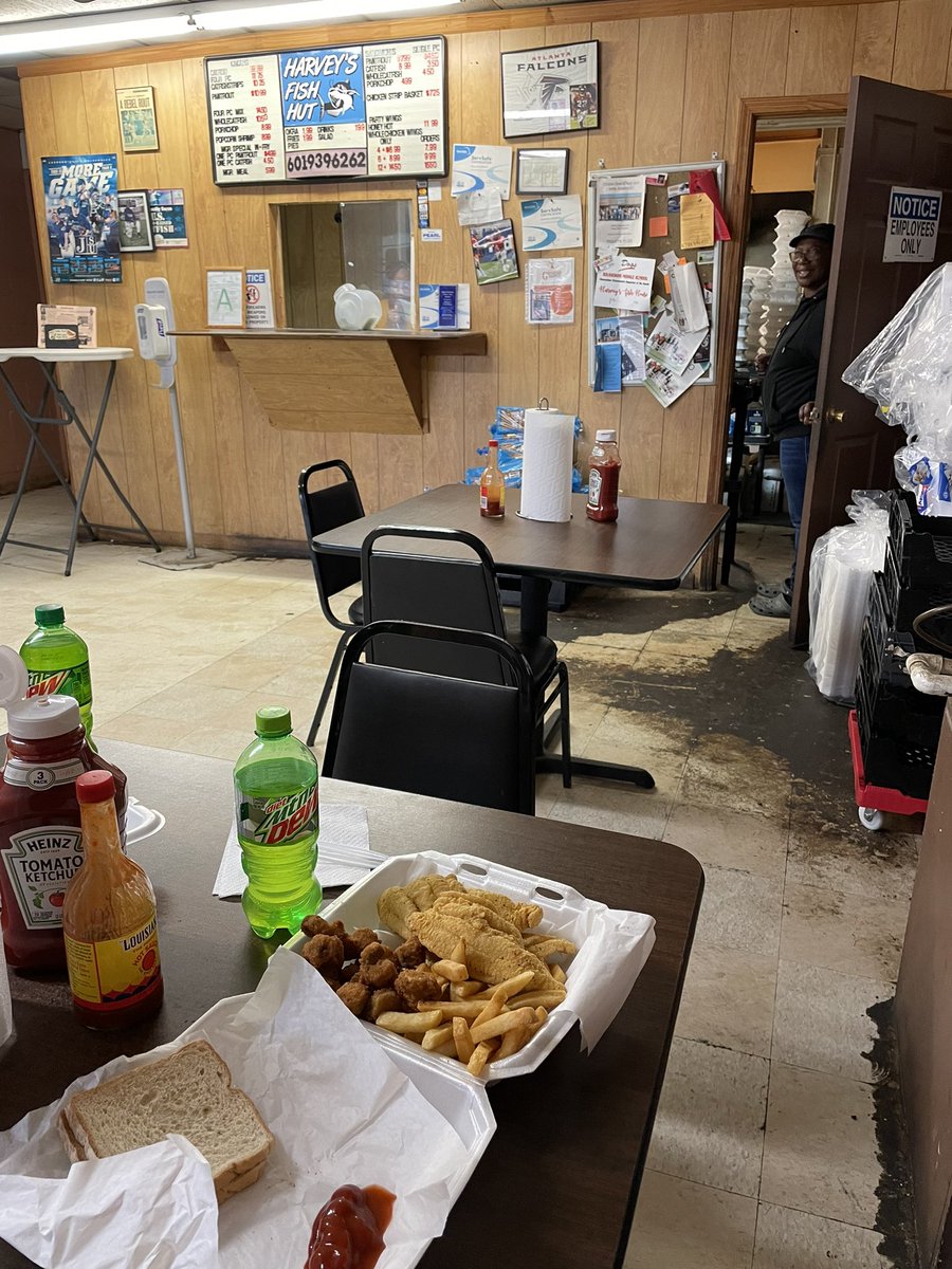 DavidSauls's tweet photo. On the road helping clients #Geotechnical Best #catfish lunch at Harvey’s Fish Hut. @johntedge you need to get @SECNetwork @Bluefoot_tv #TrueSouth here ASAP.
#GeoLife #GeoEats #Pearl https://t.co/uBVQ7vBV7k