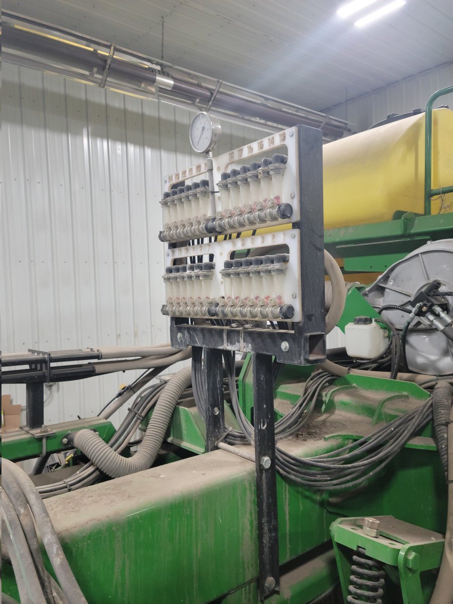 kdlfarm's tweet photo. 2010 #9230 John Deere with 2275 1 owner hours $180k and #DB60 24R30 $175k both for sale.  @MachineryPete https://t.co/xyayEEUHFR