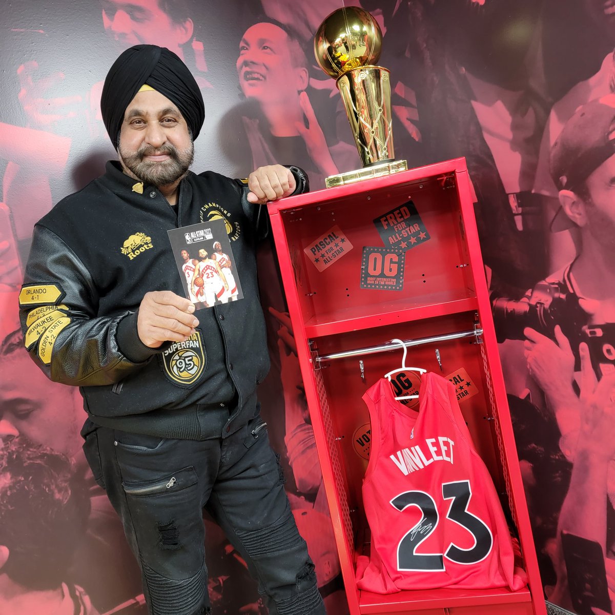 superfan_nav's tweet image. Guess what's in the locker @Raptors fans... yup looks like a vote for #FredVanVleet #NBAAllStar 

RT please!!!