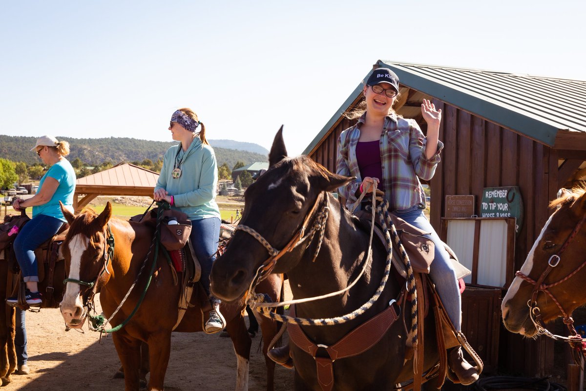 katiewaechter's tweet image. After a slow start,  I&apos;m finally ready to take on 2022. 😂 

For me, this year is all about stability. 💗 But I&apos;m also turning 33 in 2022, which feels magical to me. ✨🔮 #hello2022