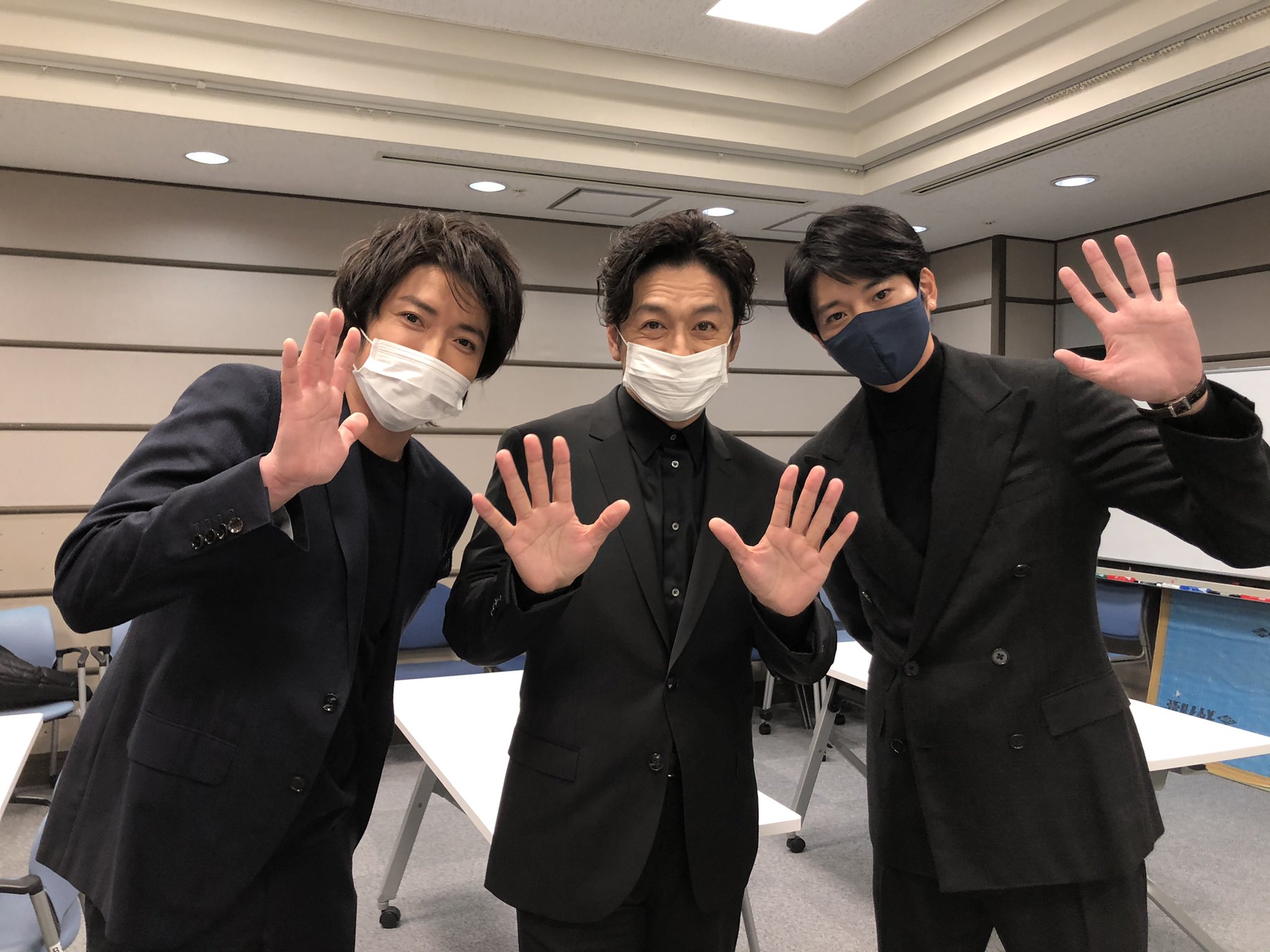 梶山裕三yuzokajiyama 3人 それぞれのハリー ポッターをお楽しみください 藤原竜也 石丸幹二 向井理 舞台ハリポタ 呪いの子 T Co R7teuaccvu Twitter