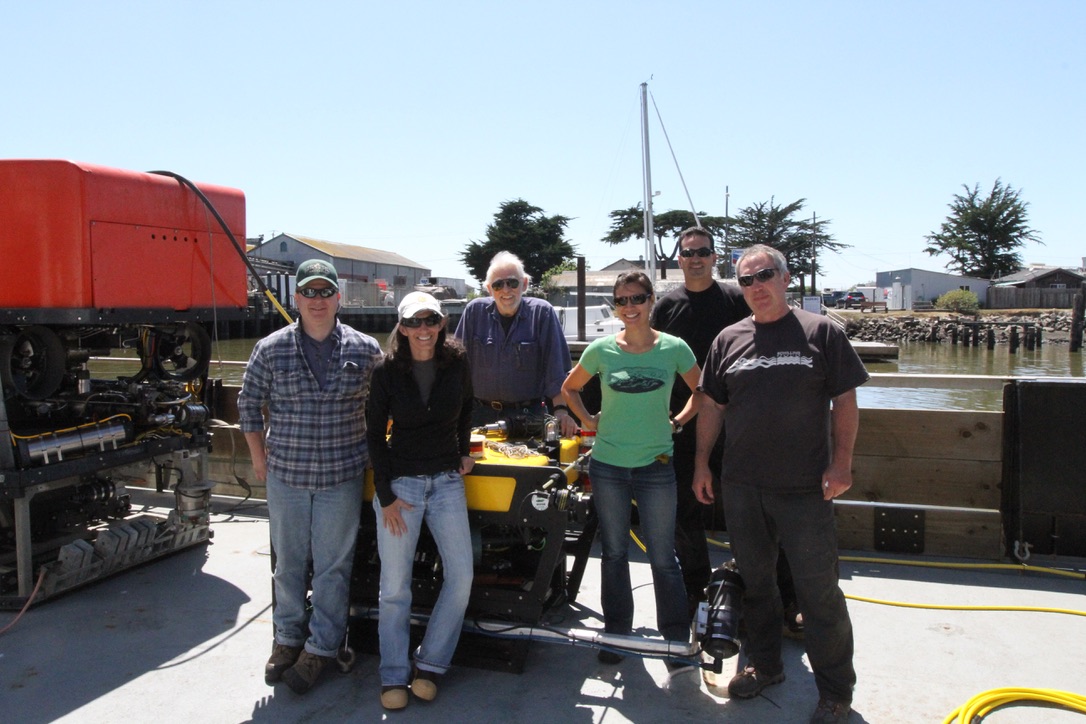 KakaniKatija's tweet photo. @cbquist @MBARI_News Ha! It's of course relative (mini for MBARI). Pic of #MiniROV with people for scale. The backside of #ROVVentana is on the left. https://t.co/LVIstMRhR8