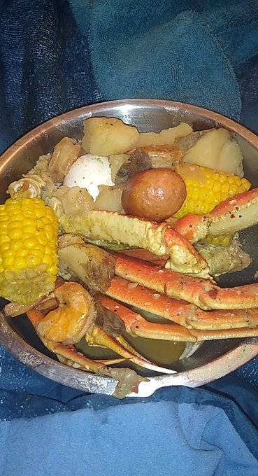 Sdot - @sweetsheree83 #CrabBoil 🦀🦀🦀 https://t.co/qckJiEexkP