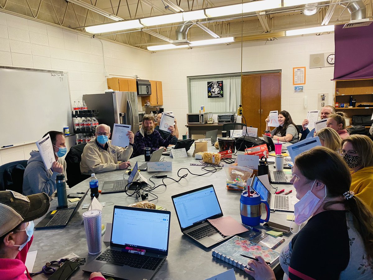 mrswilliams21c's tweet photo. More fun from our #authenticlearning bootcamp in @BurlingtonCSD @BCSDgrayhounds! Looks like Energizers and Stand-ups for the win! #agile #education #scrum @AEAlearning @IowaALN @GPAEA https://t.co/grRQ8rqtzS