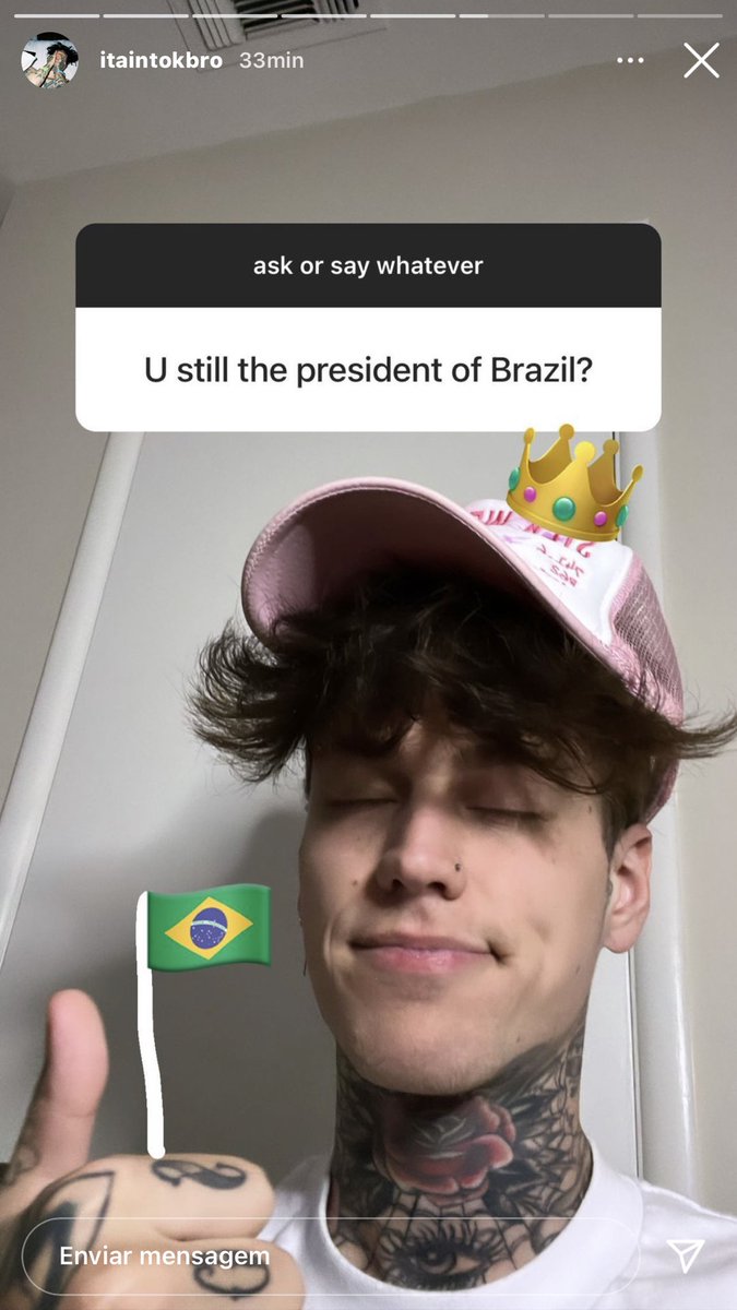 llarwh7's tweet photo. o aaron sabe da existência do brasil, nunca fui tristeeeeeee
@itaintaaron 
Aaron knows about the existence of Brazil, I’ve never been sad😁😁😁 https://t.co/tvpIRPPtpP