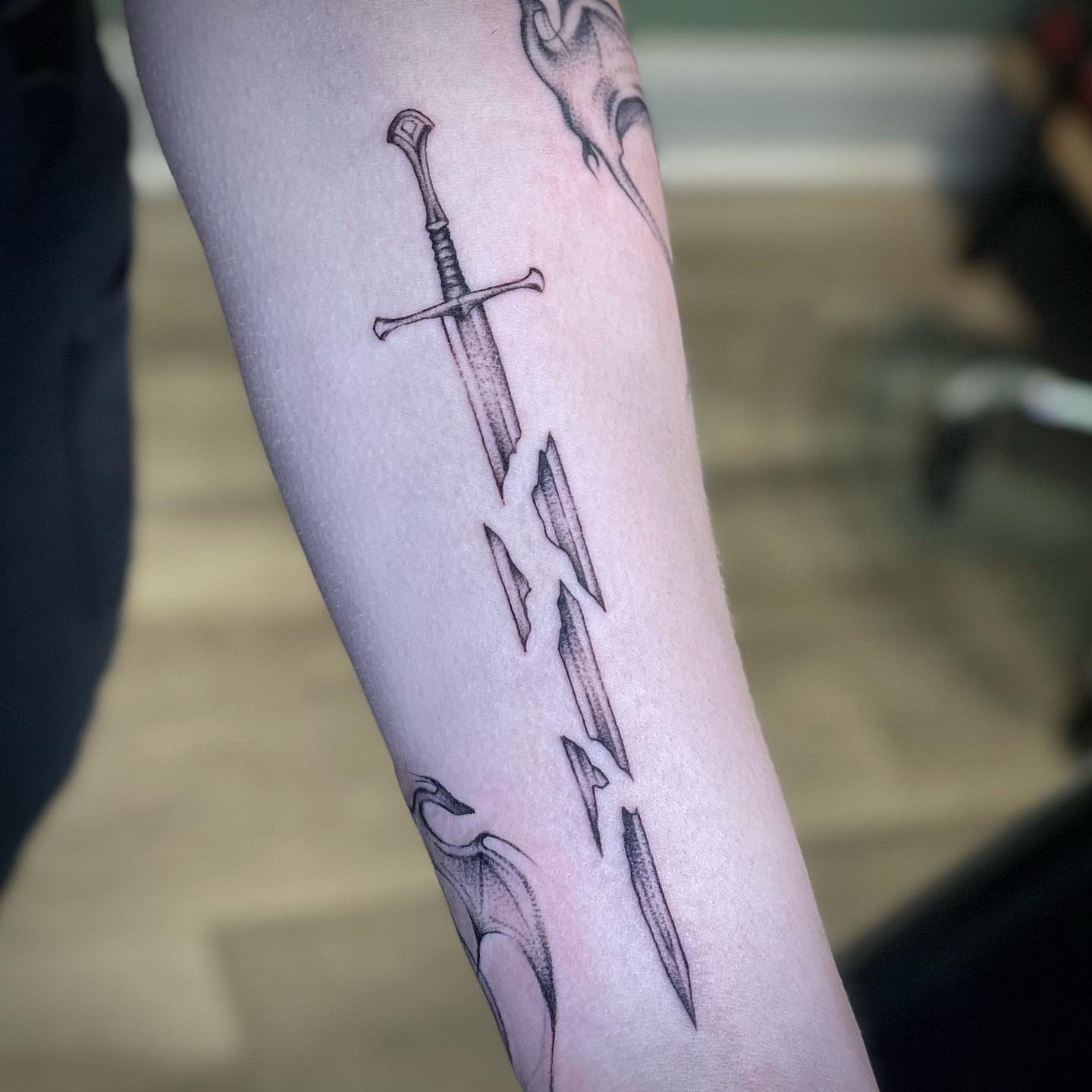 Aragorns sword from  Time Bomb Tattoos  Curiosities  Facebook