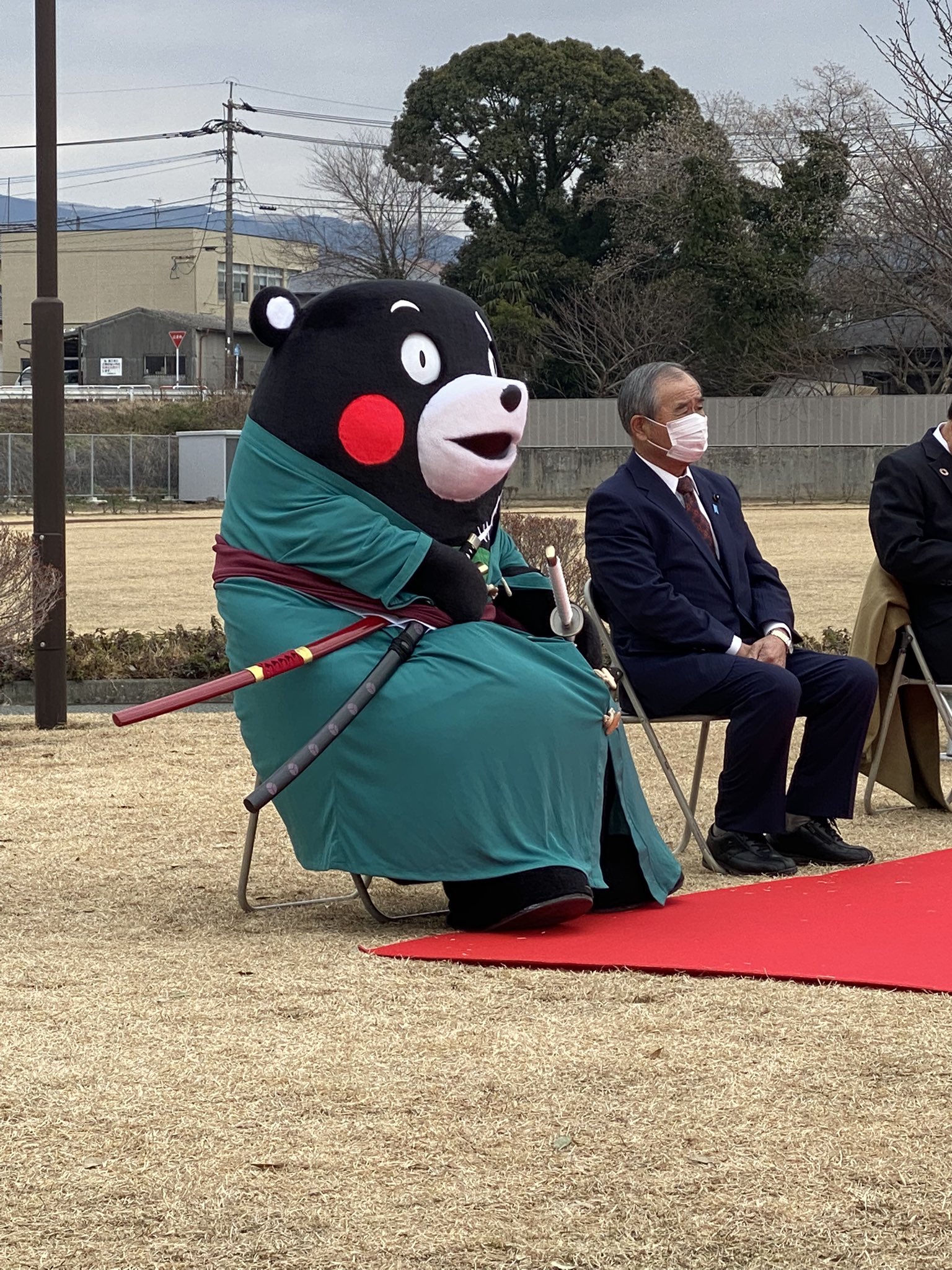 One Piece スタッフ 公式 Official 今日のくまモンはゾロ衣装 大津町のゆるキャラ からいもくん も駆けつけてくれました ゾロ像 除幕式生中継 Youtubeでみる T Co M4zqlyy63n T Co Ydtla7wbxi Twitter