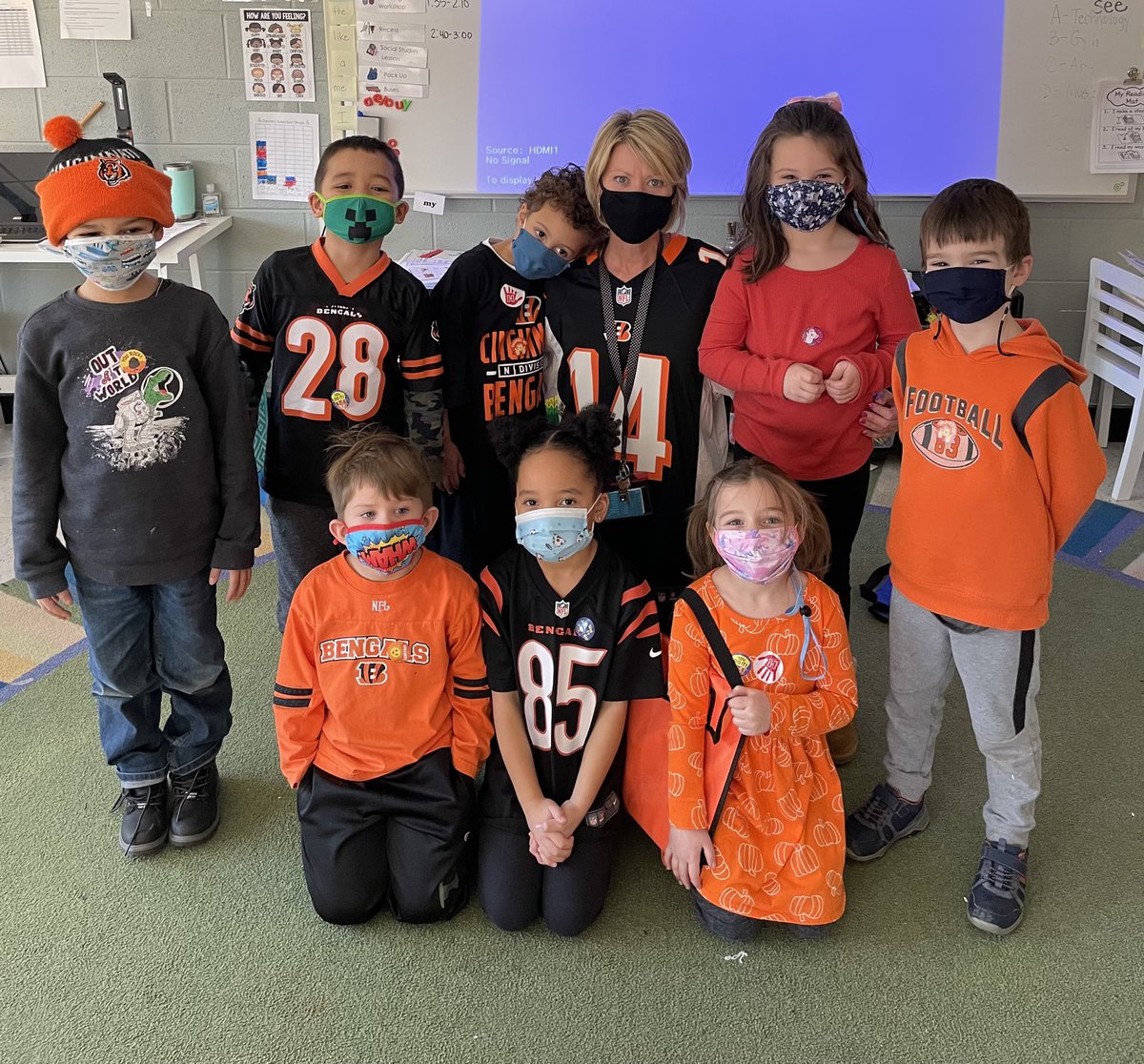 Jen_jackson39's tweet photo. Who Dey!! 🧡🖤@Bengals #RuleYourSchool #WEareLakota #WEareBetterTogether @hopewellECS https://t.co/igZ902GBSb